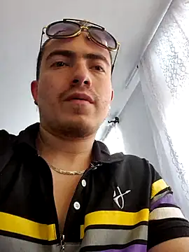 Snapshot of dragon1006 chatting on October 19, 2025, 8:55 pm dragon1006 online show from October 19, 2025, 8:55 pm