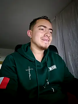 Snapshot of dragon1006 chatting on October 11, 2025, 2:01 am dragon1006 online show from October 11, 2025, 2:01 am