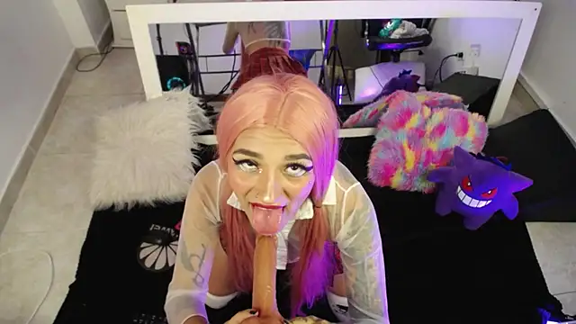 amelierouss online show from February 6, 2025, 4:14 pm