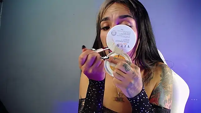 Snapshot of amelierouss chatting on October 21, 2025, 3:28 am amelierouss online show from October 21, 2025, 3:28 am