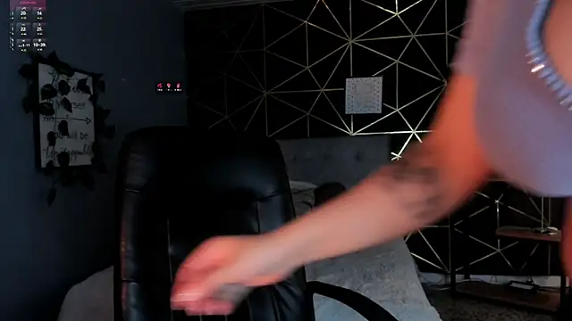 Snapshot of Lea_velle chatting on September 11, 2025, 4:01 am Lea velle online show from September 11, 2025, 4:01 am