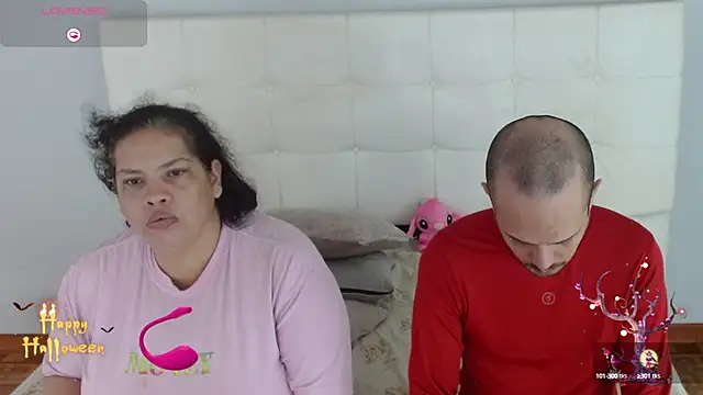 Snapshot of Candy_and_Jh0n chatting on October 13, 2025, 7:26 pm Candy and Jh0n online show from October 13, 2025, 7:26 pm