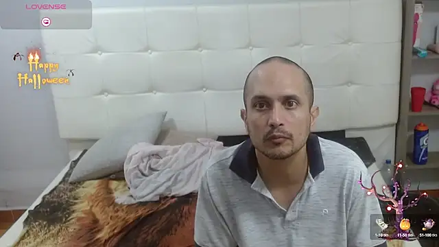 Snapshot of Candy_and_Jh0n chatting on October 11, 2025, 4:46 am Candy and Jh0n online show from October 11, 2025, 4:46 am