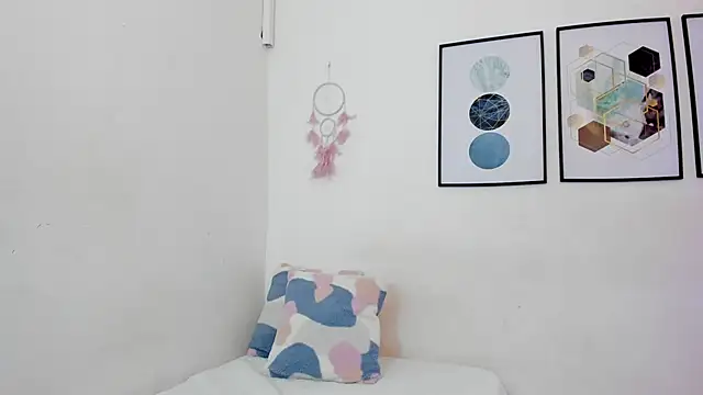 Snapshot of Abriil7 chatting on October 20, 2025, 3:41 am Abriil7 online show from October 20, 2025, 3:41 am