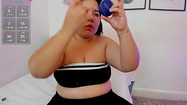 Snapshot of Abriil7 chatting on October 5, 2025, 3:30 am Abriil7 online show from October 5, 2025, 3:30 am