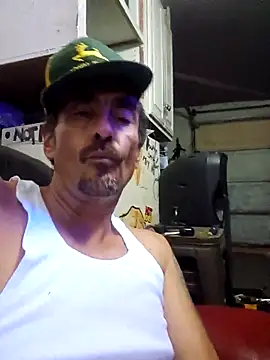 Snapshot of Pumpndeep chatting on August 5, 2026, 3:33 am Pumpndeep online show from August 5, 2026, 3:33 am