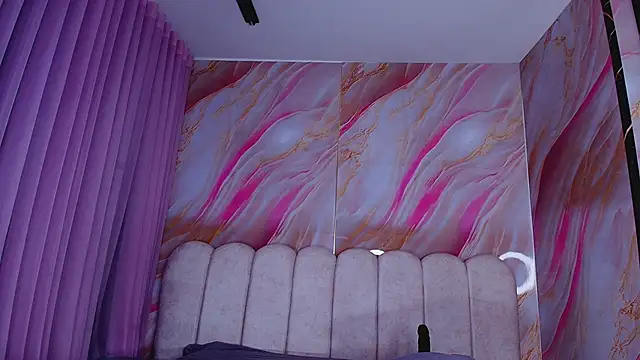 mia stanfort online show from April 1, 2026, 7:22 pm