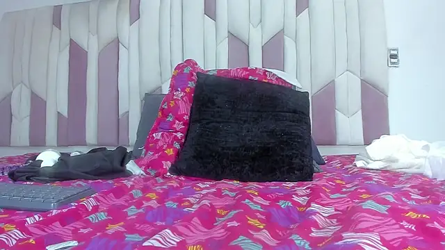 mia stanfort online show from March 11, 2025, 10:20 pm