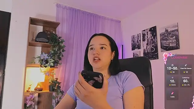 Snapshot of emilyrouxe chatting on October 7, 2025, 2:51 pm emilyrouxe online show from October 7, 2025, 2:51 pm