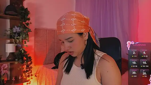 Snapshot of emilyrouxe chatting on November 2, 2025, 2:11 pm emilyrouxe online show from November 2, 2025, 2:11 pm