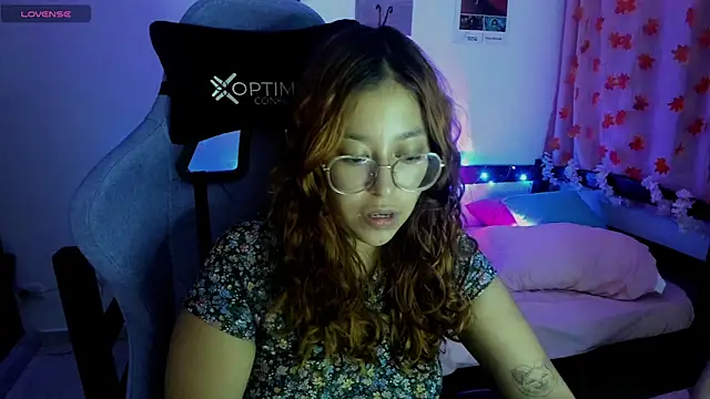 Snapshot of _Moon_Johnson chatting on March 19, 2025, 1:10 am  Moon Johnson online show from March 19, 2025, 1:10 am