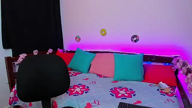 Snapshot of _Moon_Johnson chatting on September 18, 2025, 2:58 am  Moon Johnson online show from September 18, 2025, 2:58 am