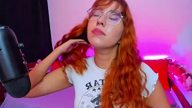 Snapshot of _Moon_Johnson chatting on September 15, 2025, 12:00 am  Moon Johnson online show from September 15, 2025, 12:00 am