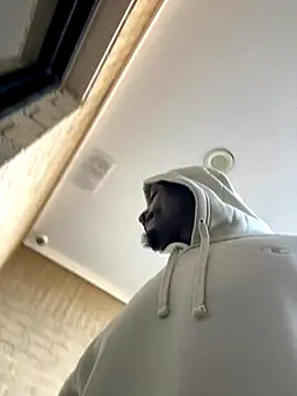 Backshort11 online show from November 3, 2025, 3:15 pm