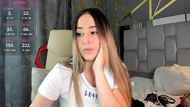 AliceSteel12 online show from October 10, 2025, 11:05 pm