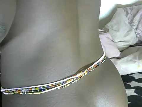 Snapshot of Sweetaggy2 chatting on October 7, 2025, 9:43 am Sweetaggy2 online show from October 7, 2025, 9:43 am