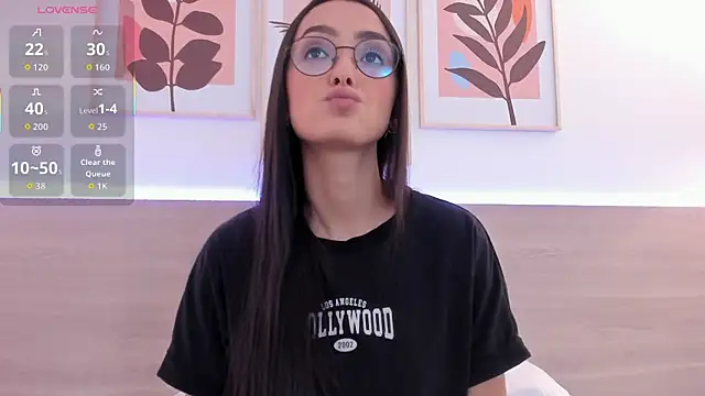 Snapshot of nataliiiiia chatting on October 6, 2025, 12:28 pm nataliiiiia online show from October 6, 2025, 12:28 pm