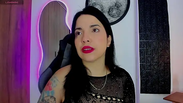 tatiana sc online show from October 7, 2025, 1:23 pm