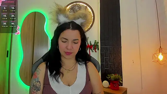 tatiana sc online show from December 17, 2025, 1:27 pm