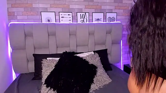 Snapshot of EmmaBecket2 chatting on January 16, 2026, 4:27 am EmmaBecket2 online show from January 16, 2026, 4:27 am