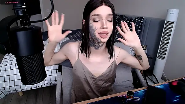 Snapshot of Tanya_M chatting on October 9, 2025, 11:11 am Tanya M online show from October 9, 2025, 11:11 am