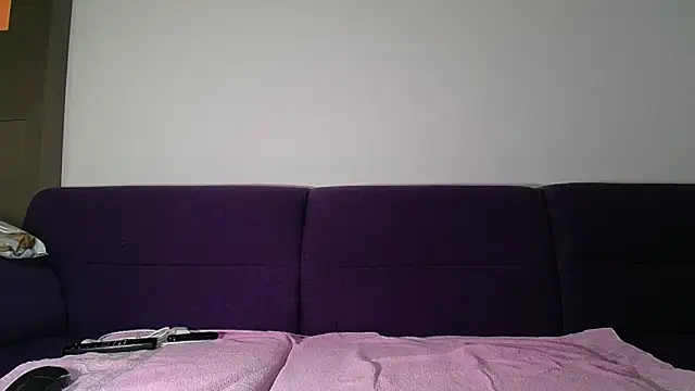 Julianna68 online show from May 19, 2026, 1:29 pm