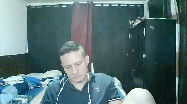 fabyxx07 online show from March 19, 2025, 3:41 am