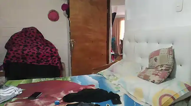 fabyxx07 online show from December 2, 2024, 9:45 pm