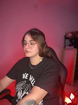 Snapshot of Yuli_zuha chatting on December 11, 2024, 2:41 am Yuli zuha online show from December 11, 2024, 2:41 am