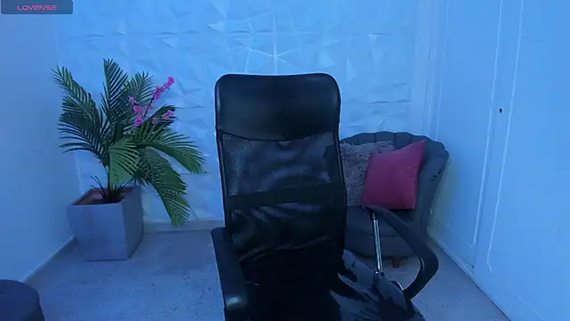 Snapshot of Danielacossio chatting on March 22, 2025, 6:43 am Danielacossio online show from March 22, 2025, 6:43 am