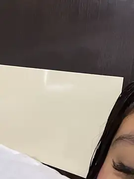 Snapshot of Annie9_ chatting on October 21, 2025, 4:06 pm Annie9 online show from October 21, 2025, 4:06 pm