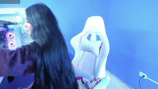 Snapshot of Annie9_ chatting on October 29, 2025, 3:49 am Annie9 online show from October 29, 2025, 3:49 am