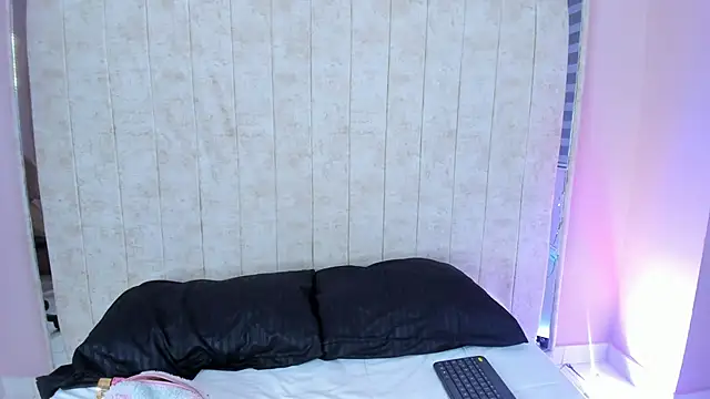 Snapshot of Annie9_ chatting on September 17, 2025, 3:41 am Annie9 online show from September 17, 2025, 3:41 am