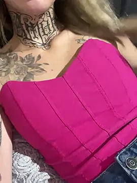 hotskinny1 online show from March 17, 2025, 11:02 pm