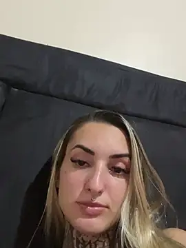 hotskinny1 online show from March 4, 2025, 3:22 am