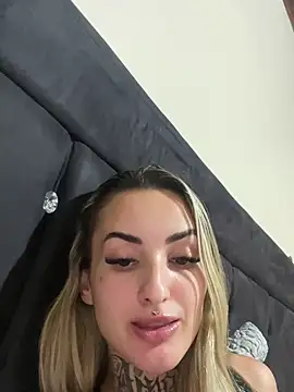 hotskinny1 online show from March 21, 2025, 3:22 am