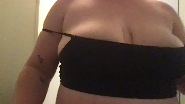 Snapshot of FatalRose chatting on January 4, 2025, 6:19 am FatalRose online show from January 4, 2025, 6:19 am