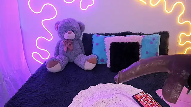 Snapshot of Isa_belaa chatting on November 26, 2025, 9:26 pm Isa belaa online show from November 26, 2025, 9:26 pm