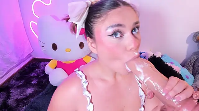 Snapshot of Isa_belaa chatting on February 24, 2026, 12:33 am Isa belaa online show from February 24, 2026, 12:33 am