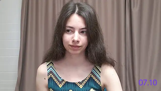 Snapshot of sweet_sweet_angel chatting on October 7, 2025, 4:46 am sweet sweet angel online show from October 7, 2025, 4:46 am