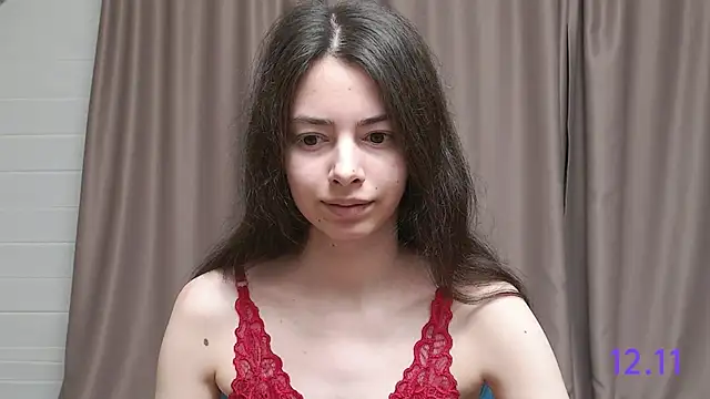 Snapshot of sweet_sweet_angel chatting on November 12, 2025, 1:37 pm sweet sweet angel online show from November 12, 2025, 1:37 pm