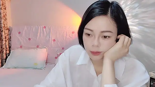 Linda-LL online show from March 3, 2025, 2:33 am