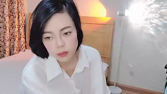 Linda-LL online show from February 25, 2025, 6:47 am