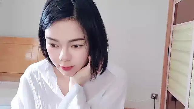 Linda-LL online show from February 12, 2025, 6:08 am