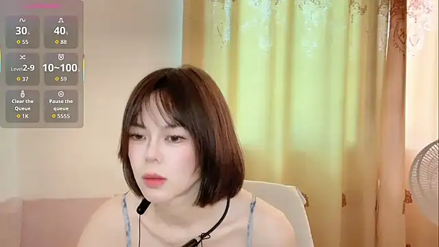 Snapshot of Linda-LL chatting on September 17, 2025, 5:53 am Linda-LL online show from September 17, 2025, 5:53 am