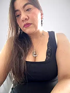 Snapshot of Iam__Cristal chatting on September 22, 2025, 9:10 pm Iam  Cristal online show from September 22, 2025, 9:10 pm