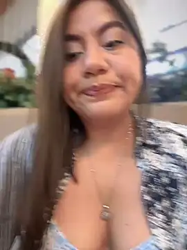 Iam  Cristal online show from November 27, 2025, 9:37 pm