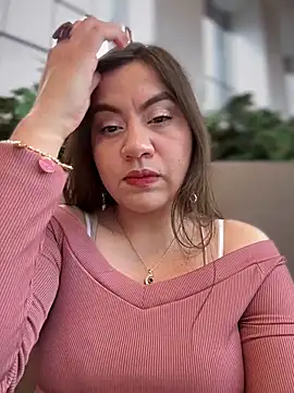 Snapshot of Iam__Cristal chatting on October 23, 2025, 9:35 pm Iam  Cristal online show from October 23, 2025, 9:35 pm