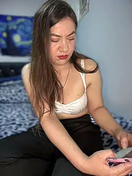 Iam  Cristal online show from February 24, 2025, 11:52 pm