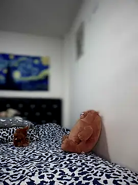 Snapshot of Iam__Cristal chatting on October 15, 2025, 10:07 pm Iam  Cristal online show from October 15, 2025, 10:07 pm